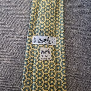Vintage Hermès Yellow and Green Geometric Tie Style 7545 SA